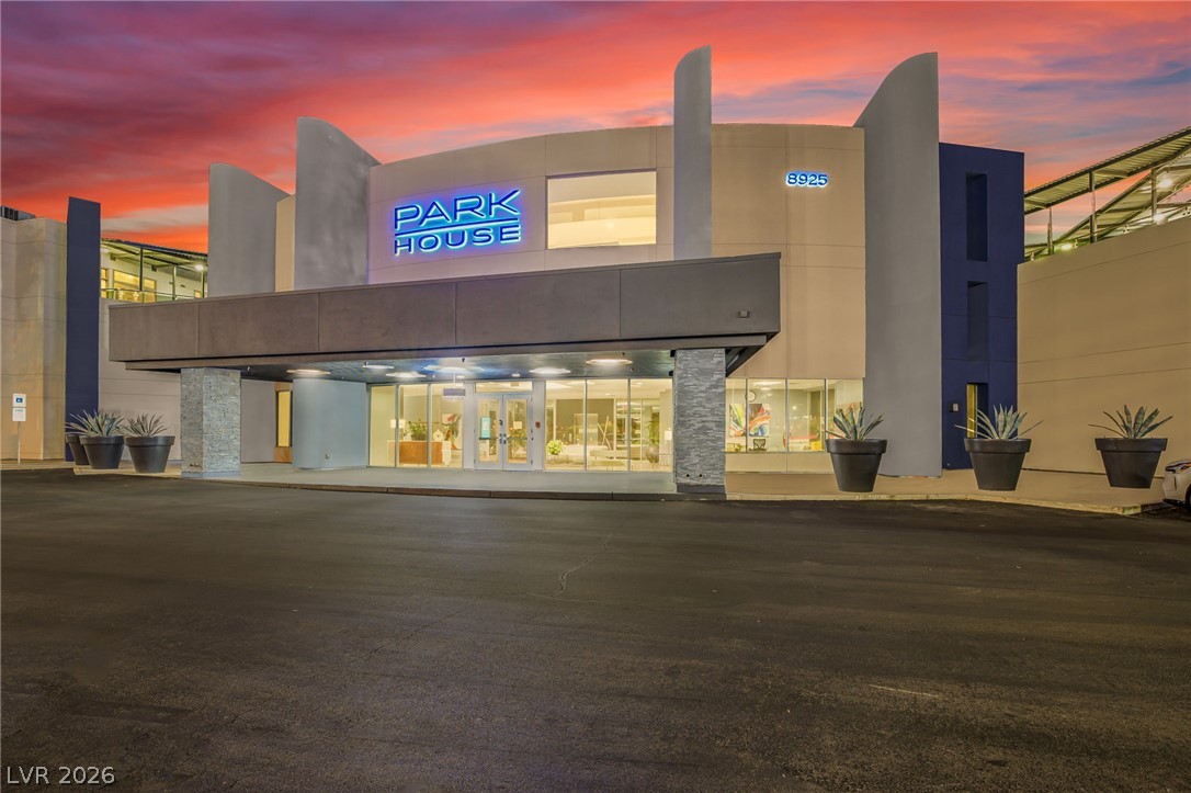 8925 W Flamingo Road #201, Las Vegas 89147