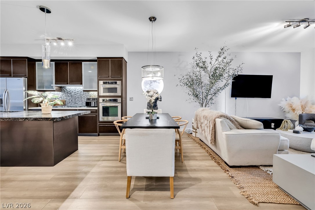 Photo 15 of 51, 8925 W Flamingo Road #201