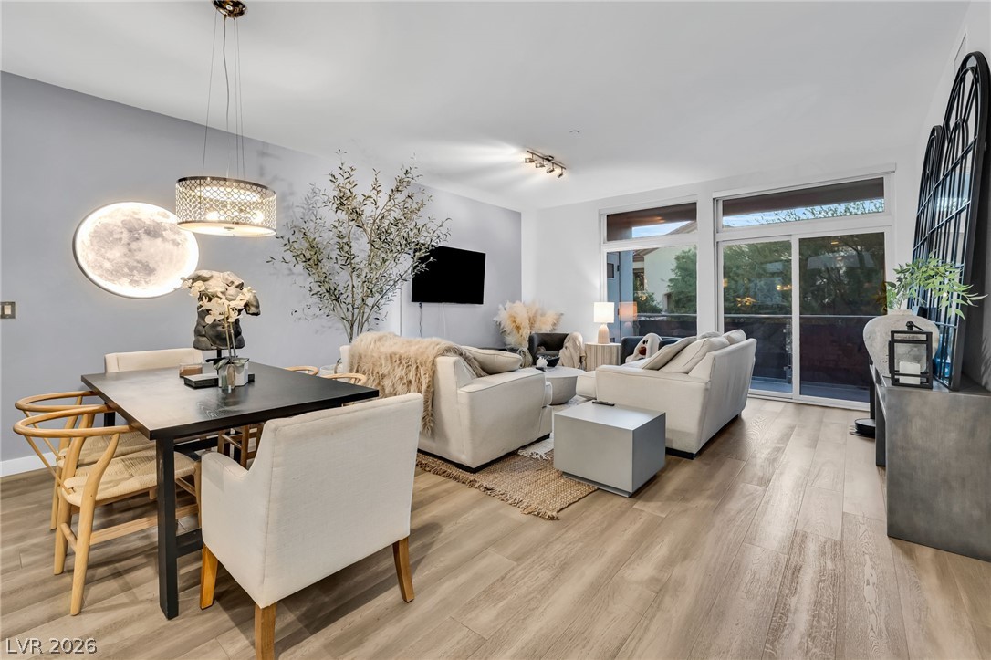 Photo 16 of 51, 8925 W Flamingo Road #201