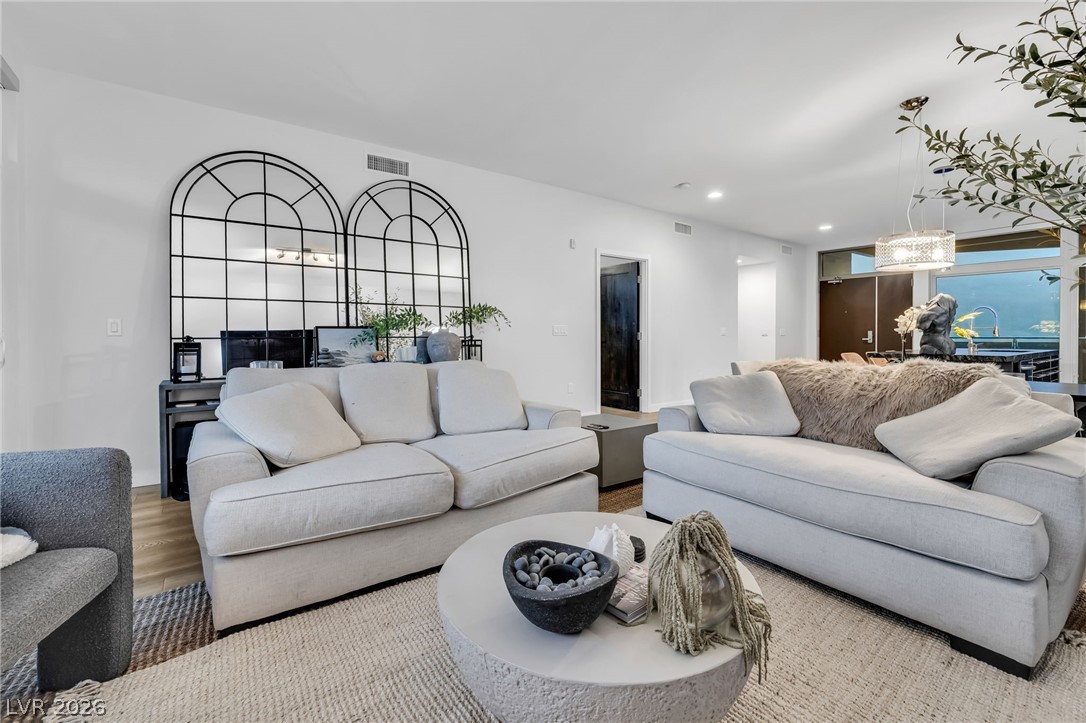 Photo 20 of 51, 8925 W Flamingo Road #201