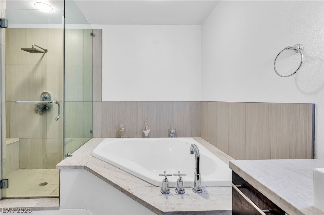 Photo 27 of 51, 8925 W Flamingo Road #201