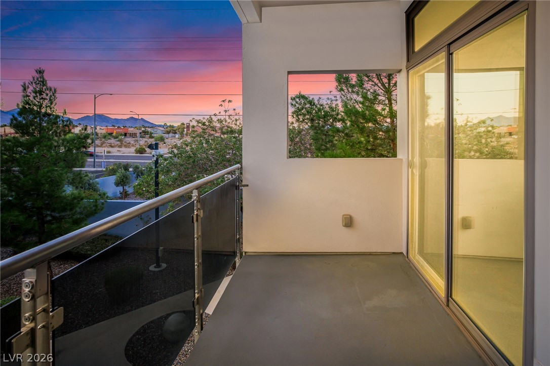 Photo 45 of 51, 8925 W Flamingo Road #201