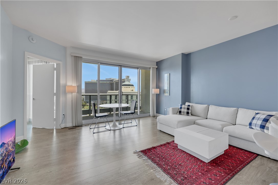 Photo 9 of 30, 322 Karen Avenue #1604