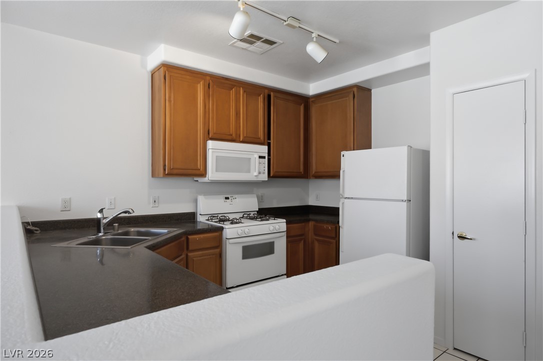 Photo 6 of 21, 10245 S Maryland Parkway #279