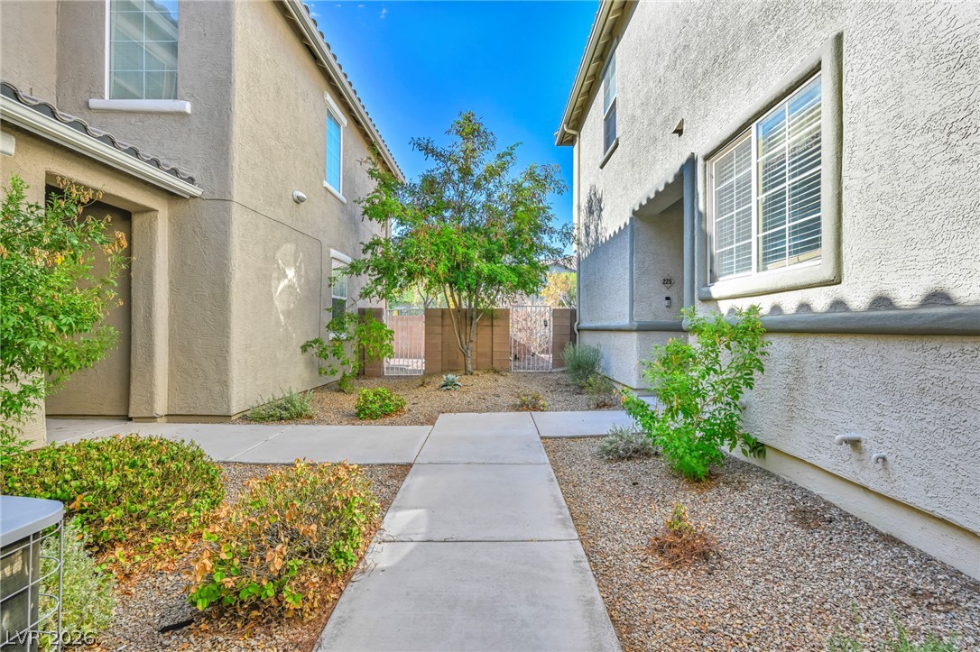 Photo 14 of 16, 6250 W Arby Avenue #225