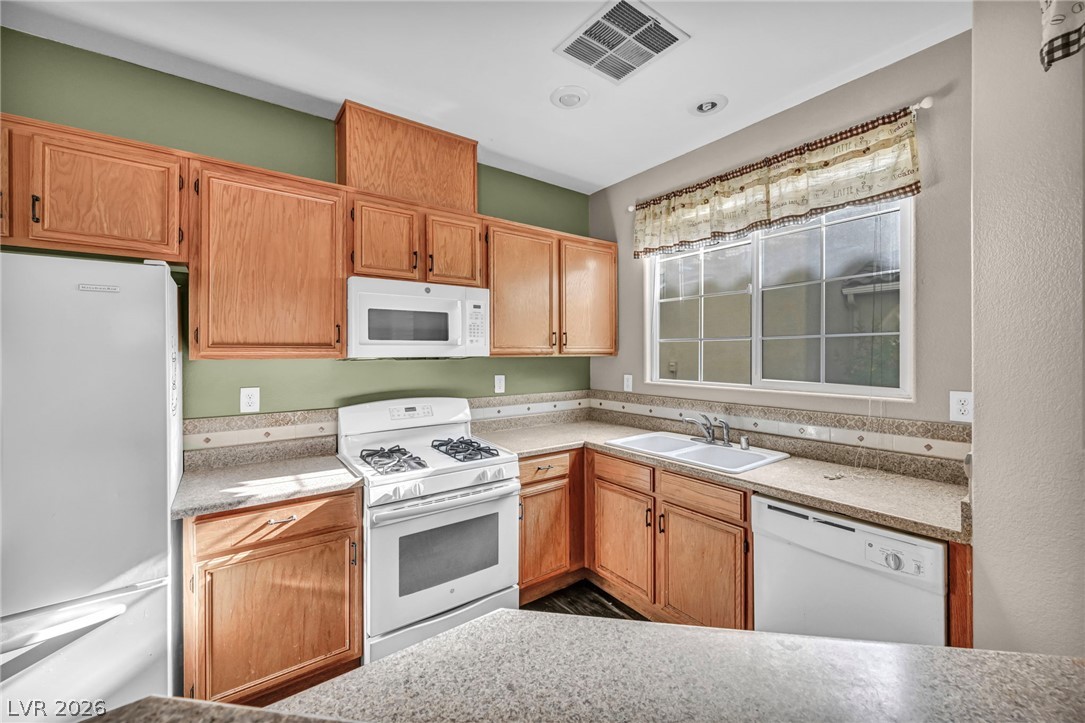 Photo 6 of 16, 6250 W Arby Avenue #225