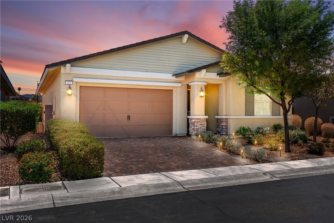 652 Longfeather Street, Henderson