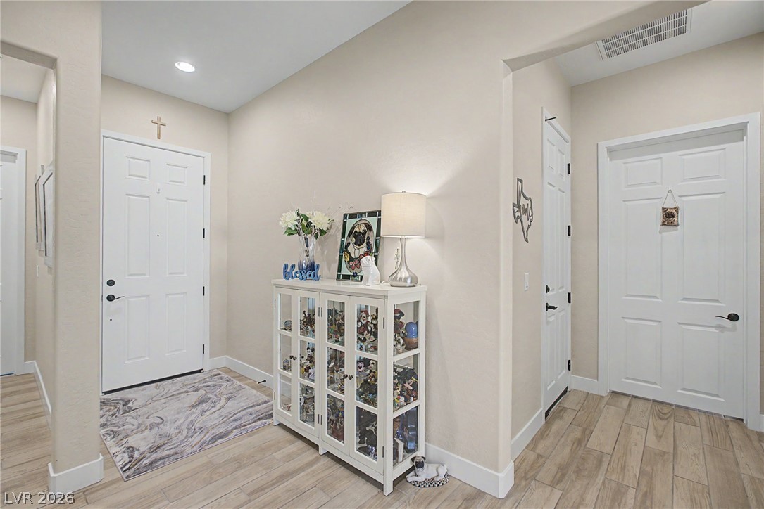 Photo 7 of 46, 7375 Rosenberger Street