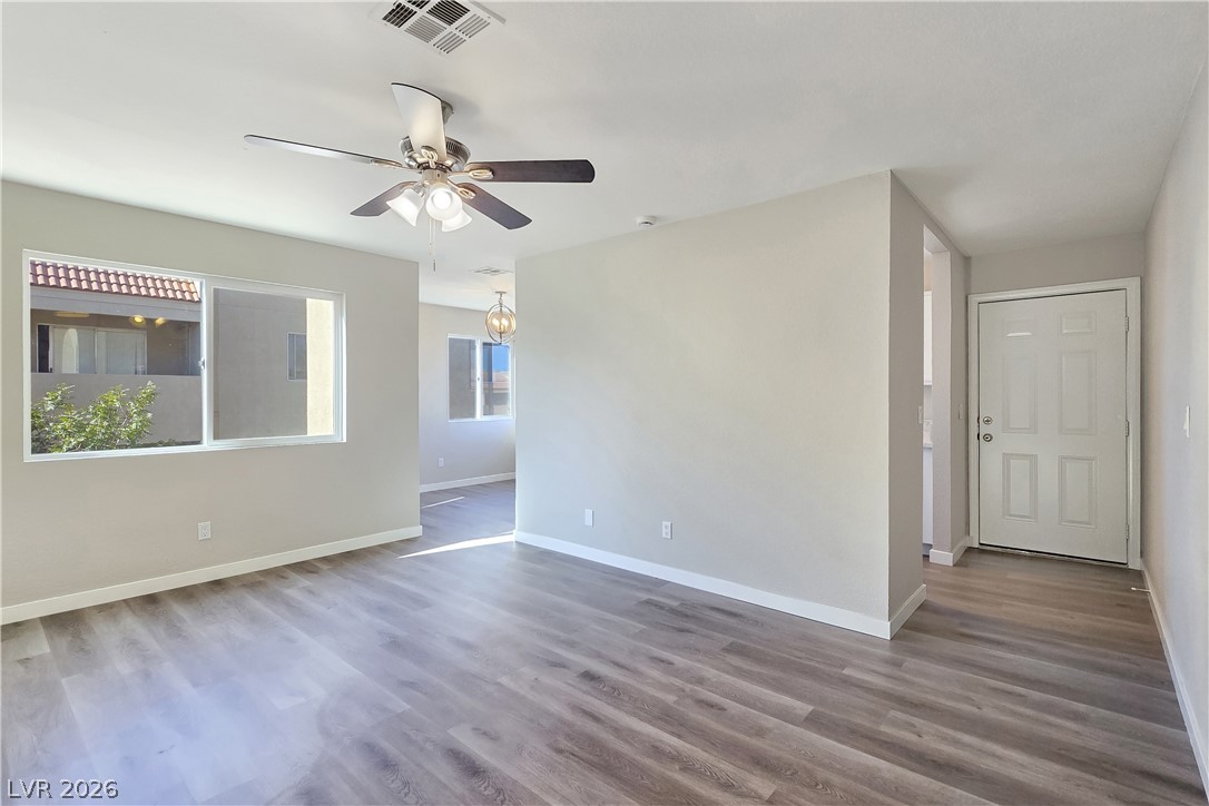 Photo 9 of 22, 1812 N Decatur Boulevard #202