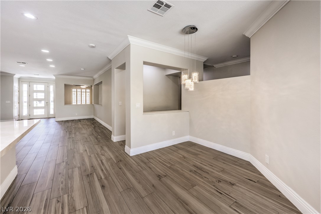 Photo 7 of 25, 800 Royal Elm Lane