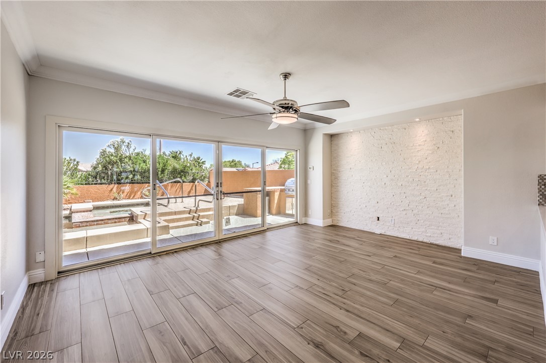 Photo 10 of 25, 800 Royal Elm Lane