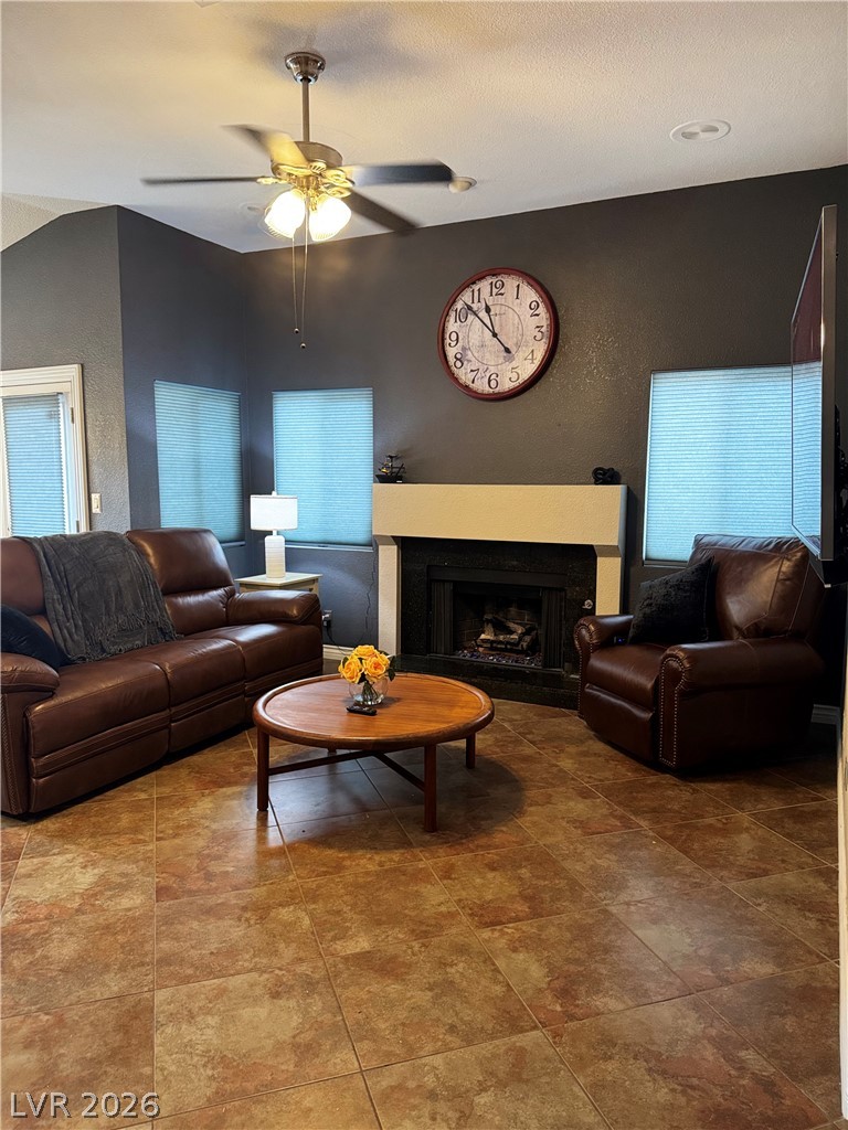 Photo 2 of 1715 Mesquite Court