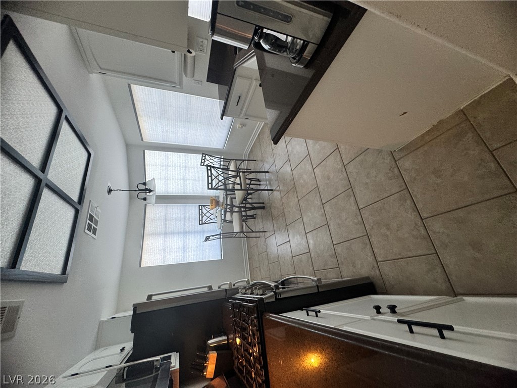 Photo 9 of 28, 338 Abbington Street