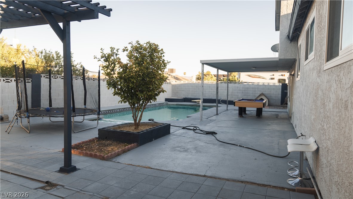 Photo 19 of 82, 5134 Caliente Street