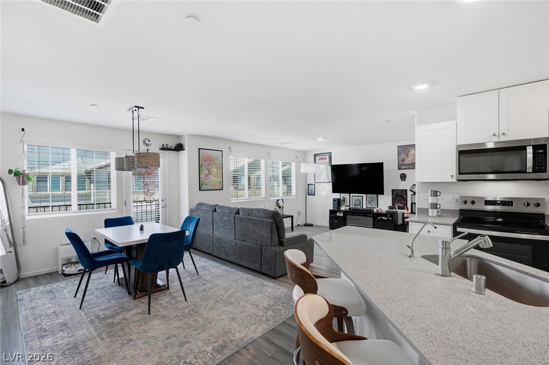 Photo 11 of 37, 7870 Aurora Sky Street #1