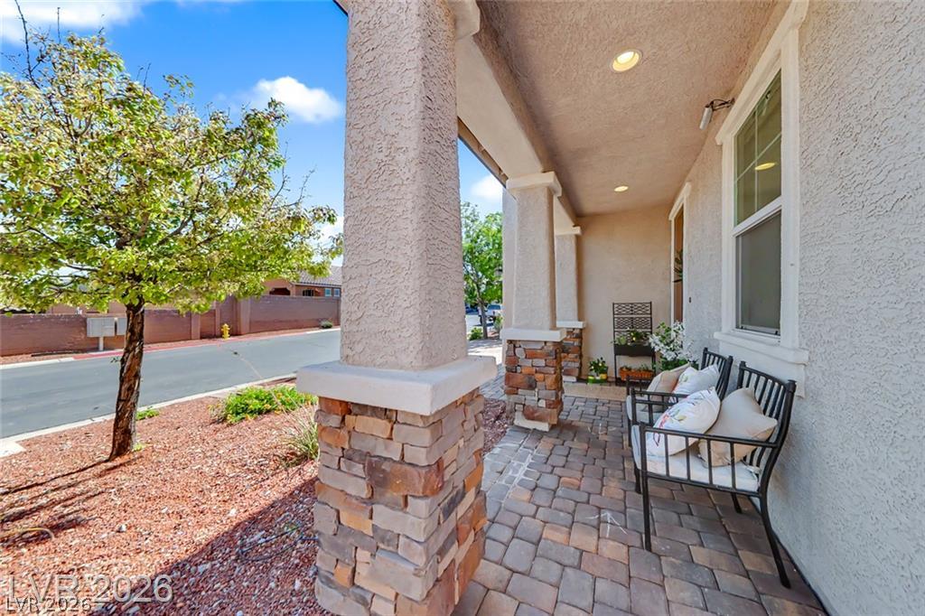 Photo 4 of 10432 Doman Avenue