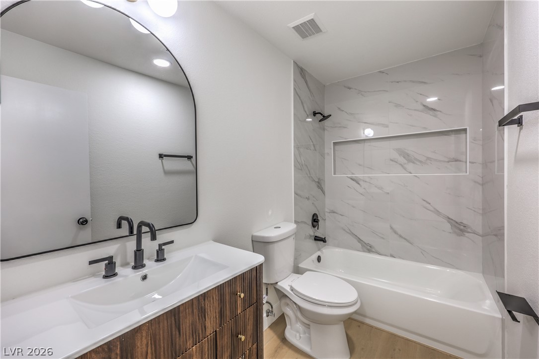 Photo 8 of 22, 2717 Otter Creek Court #202