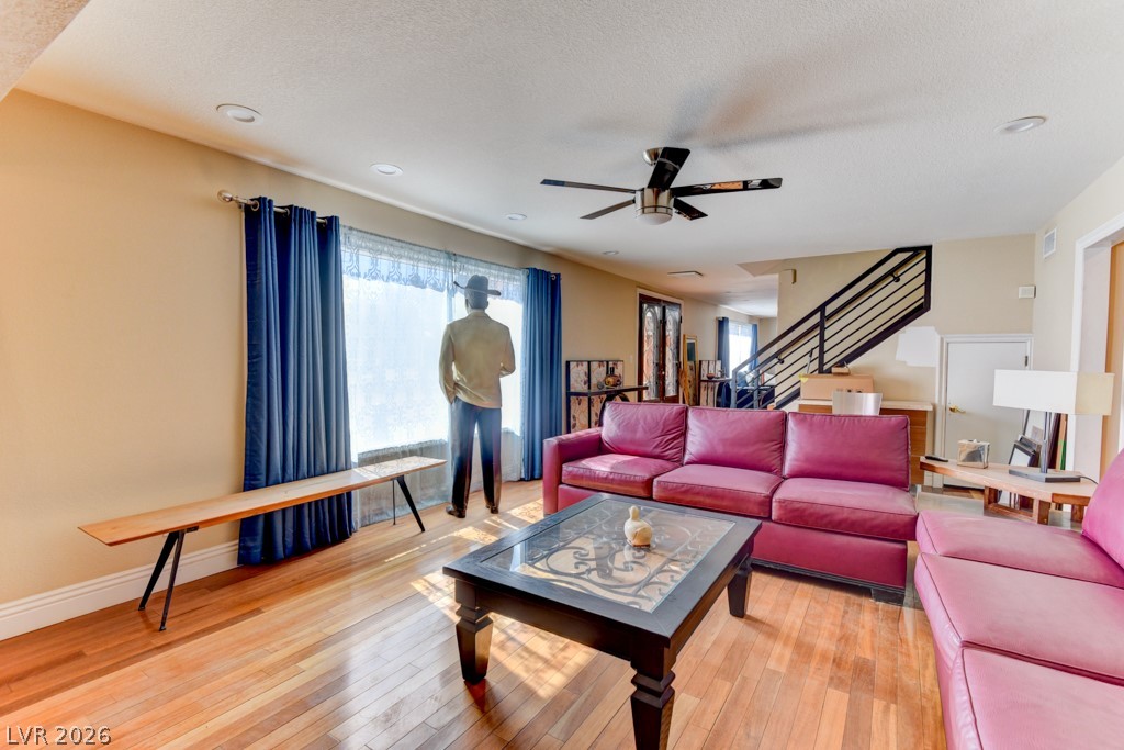 Photo 4 of 1818 Waldman Avenue