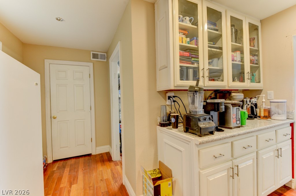 Photo 6 of 47, 1818 Waldman Avenue