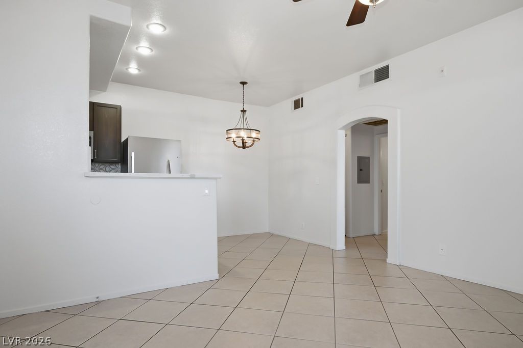 Photo 8 of 28, 2201 Ramsgate Drive #514