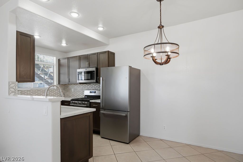 Photo 9 of 28, 2201 Ramsgate Drive #514