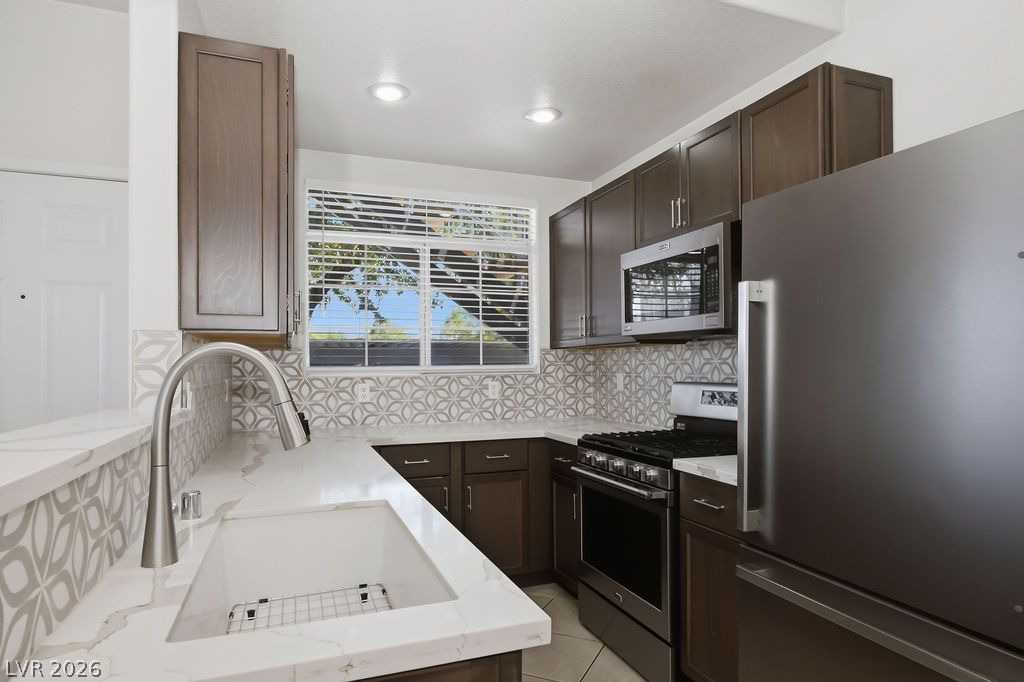 Photo 10 of 28, 2201 Ramsgate Drive #514