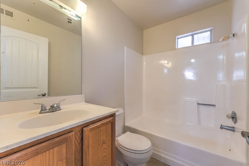 Photo 16 of 30, 5047 Spencer Street #B