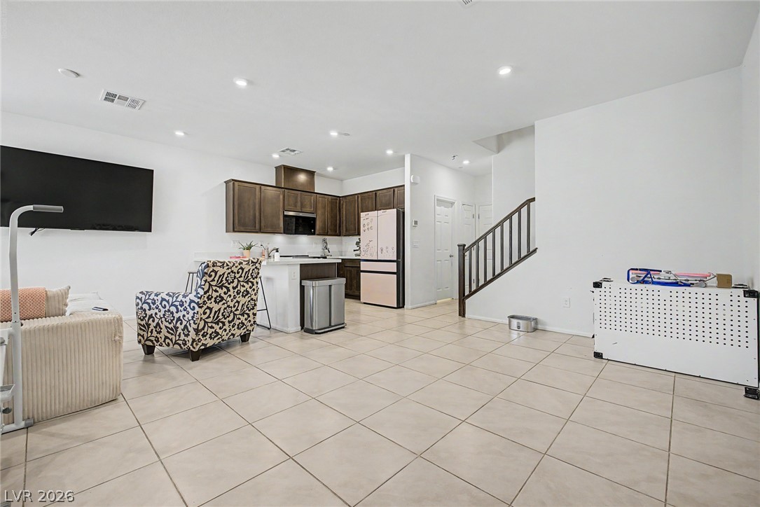 Photo 7 of 31, 1101 Ammonite Avenue
