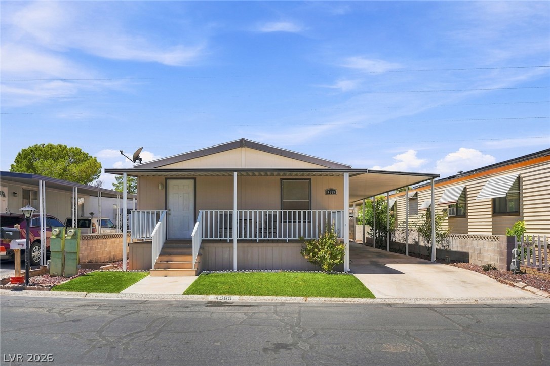 Photo 3 of 4589 Royal Ridge Boulevard