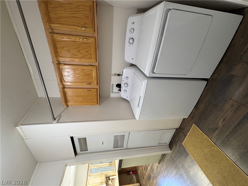 Photo 23 of 46, 880 N 59th Street