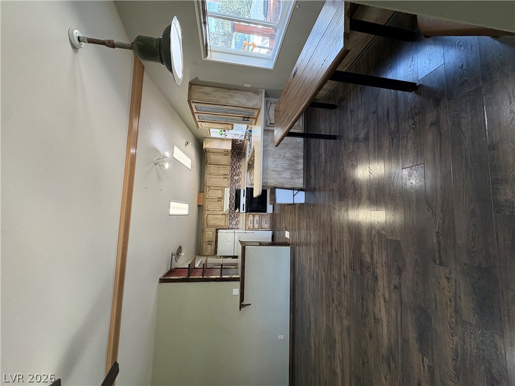 Photo 17 of 46, 880 N 59th Street
