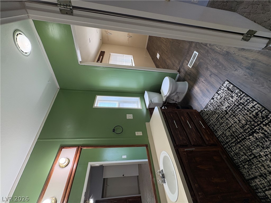 Photo 29 of 46, 880 N 59th Street