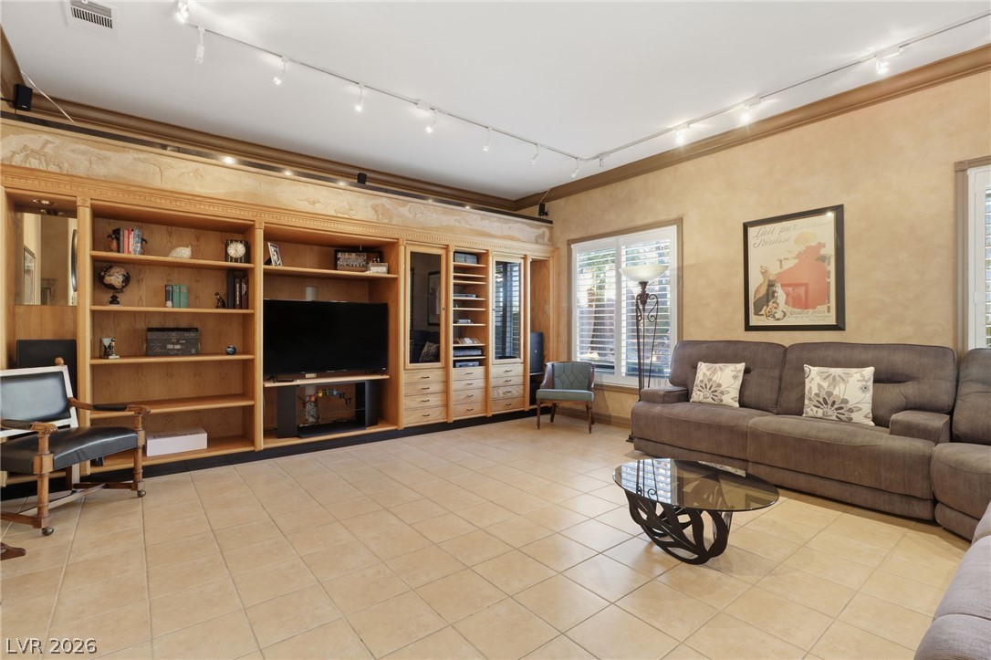 Photo 16 of 41, 425 Talisman Court