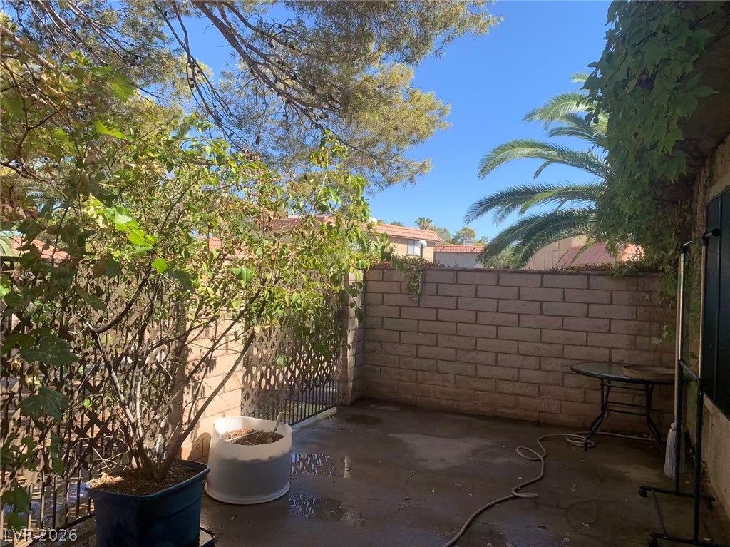 Photo 6 of 25, 1897 Avacado Court