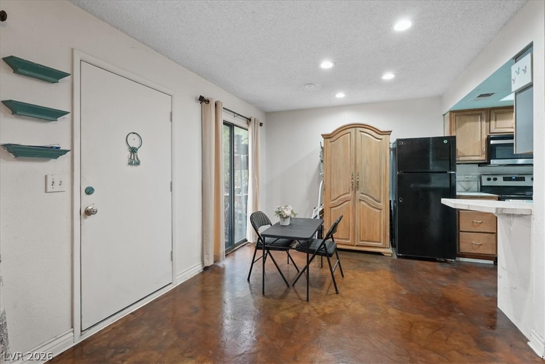 Photo 9 of 43, 1853 Mimosa Court