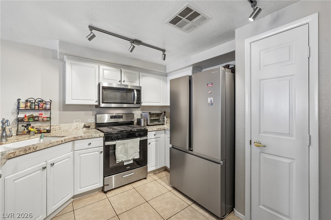 Photo 10 of 24, 10245 S Maryland Parkway #1210