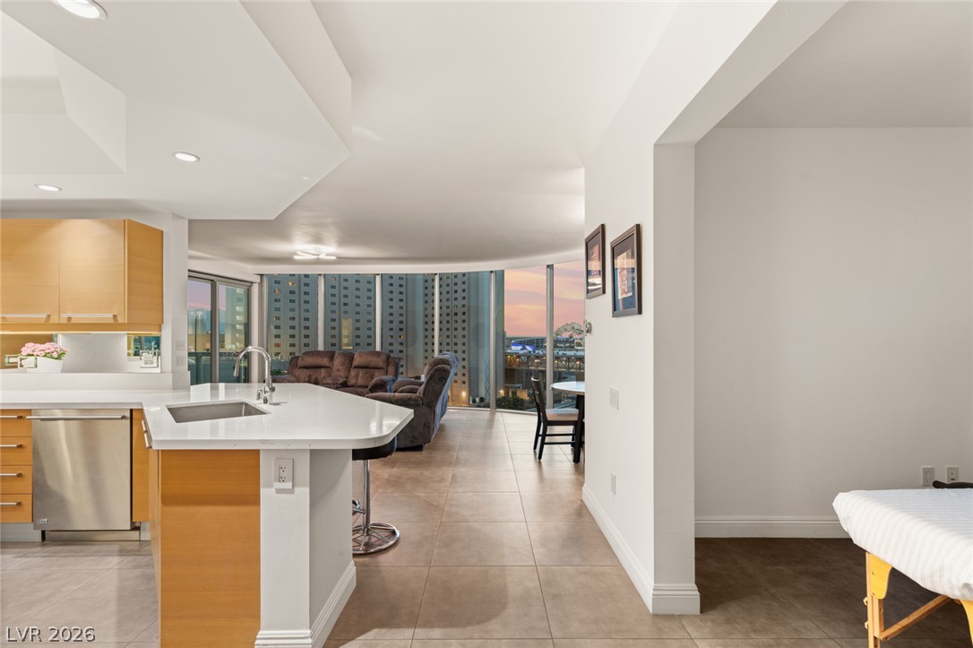 Photo 3 of 222 Karen Avenue #708