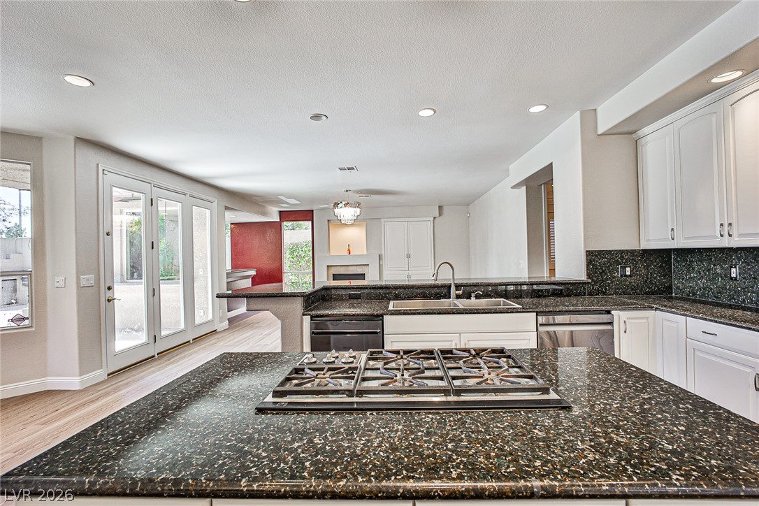 Photo 33 of 88, 1828 Dolce Drive