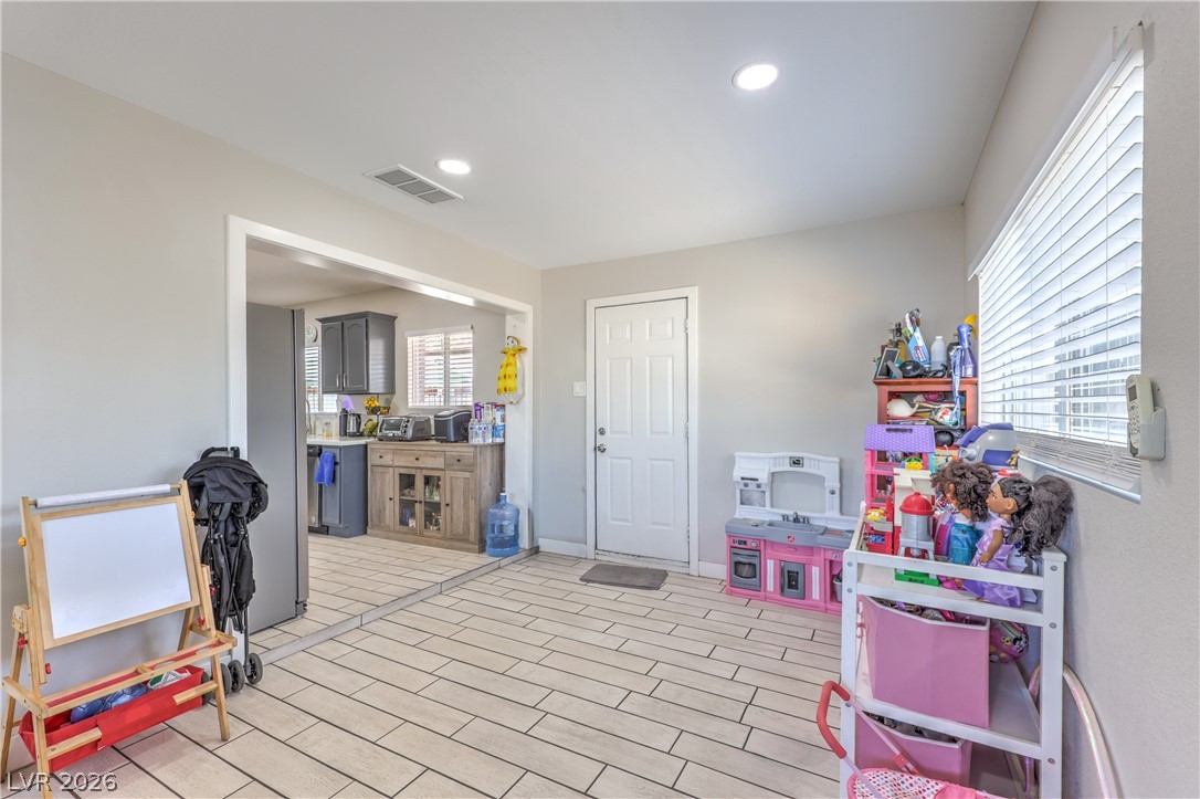 Photo 6 of 15, 4401 Dover Place