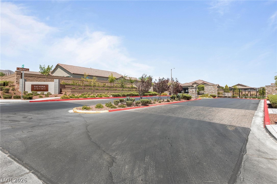 Photo 4 of 10934 Delparke Valley Avenue