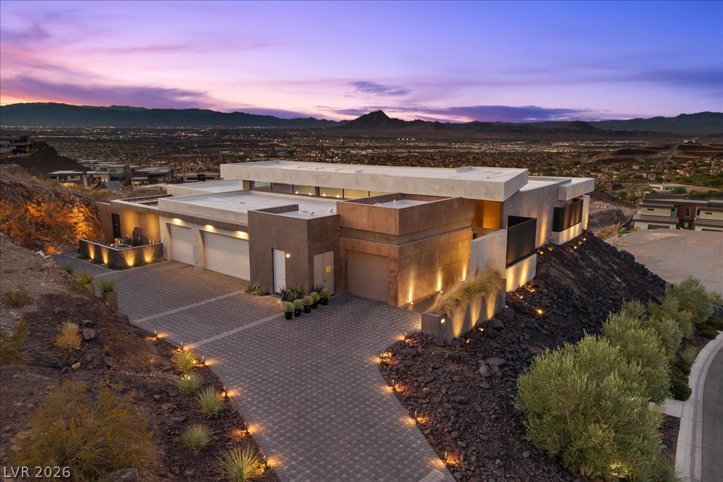 641 Dragon Peak Drive, Henderson