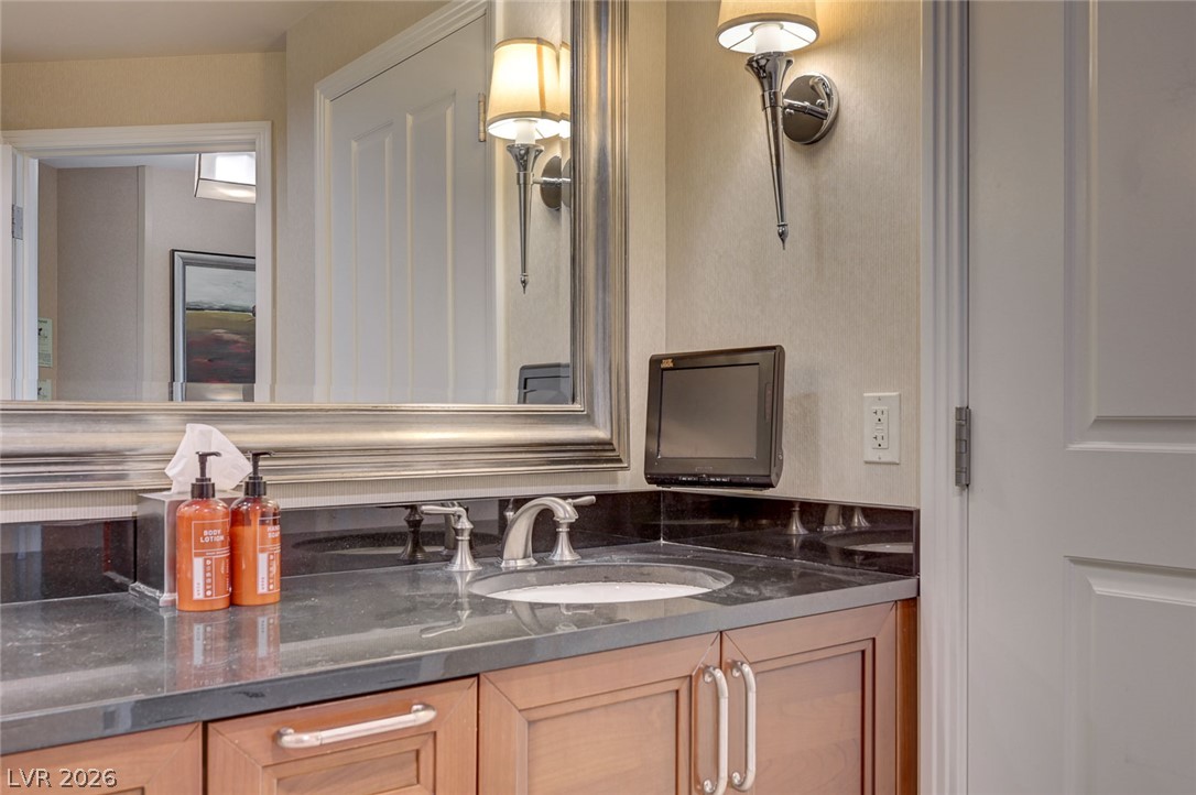Photo 19 of 42, 135 E Harmon Avenue #3605