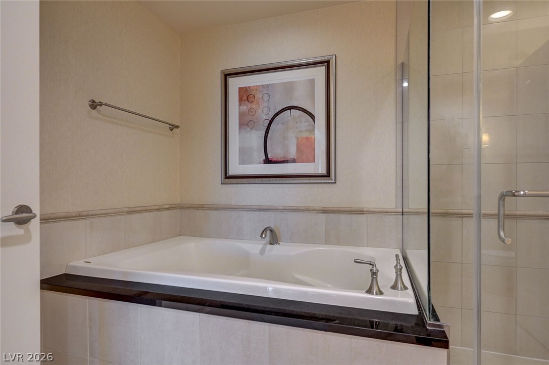 Photo 21 of 42, 135 E Harmon Avenue #3605
