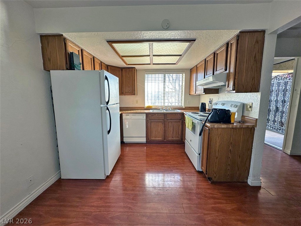 Photo 7 of 15, 2205 Sun Avenue #C