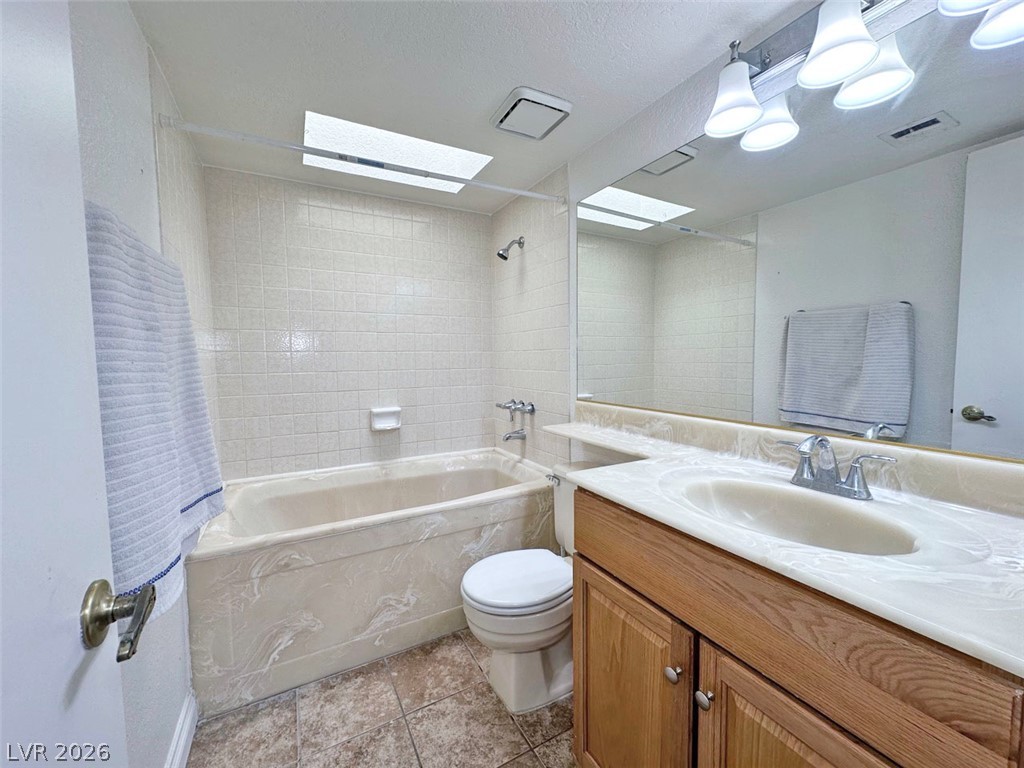 Photo 13 of 15, 2205 Sun Avenue #C