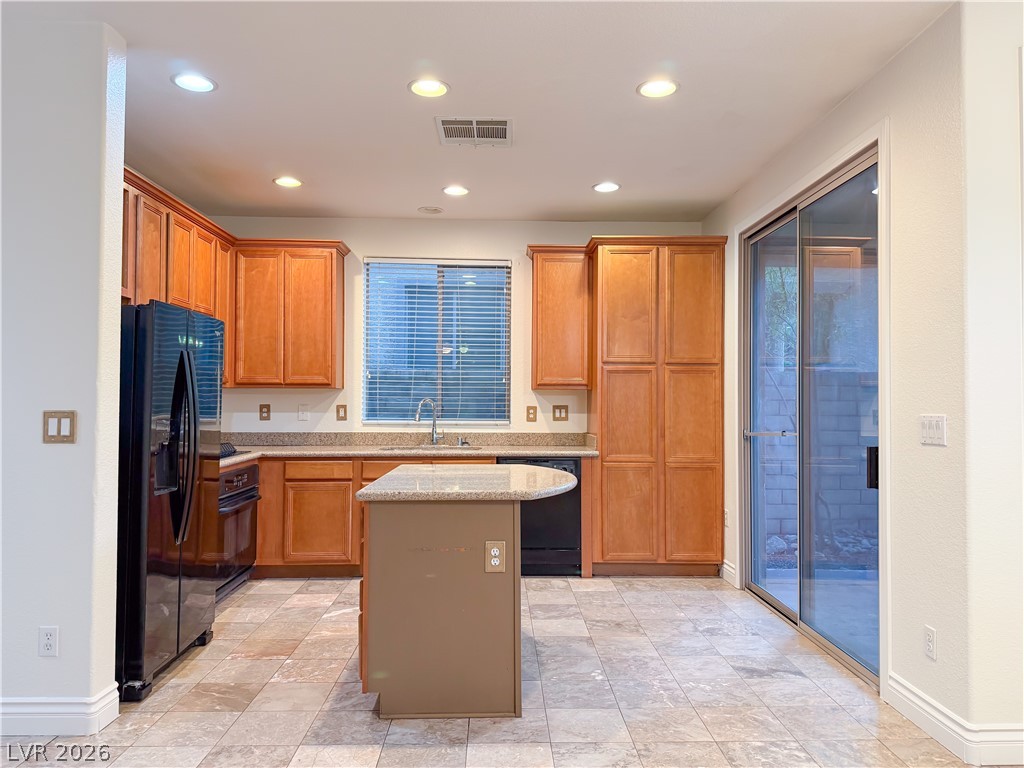 Photo 6 of 18, 11832 Luna Del Mar Lane