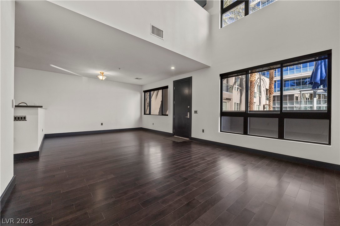 Photo 9 of 35, 4565 Dean Martin Drive #102