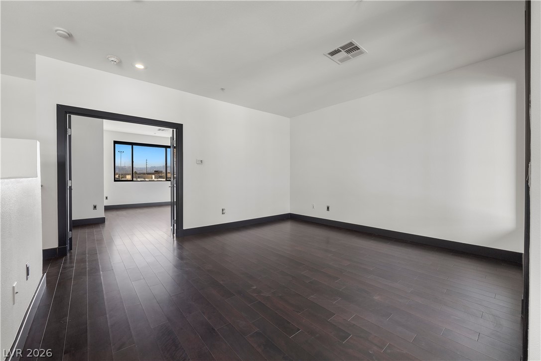 Photo 12 of 35, 4565 Dean Martin Drive #102