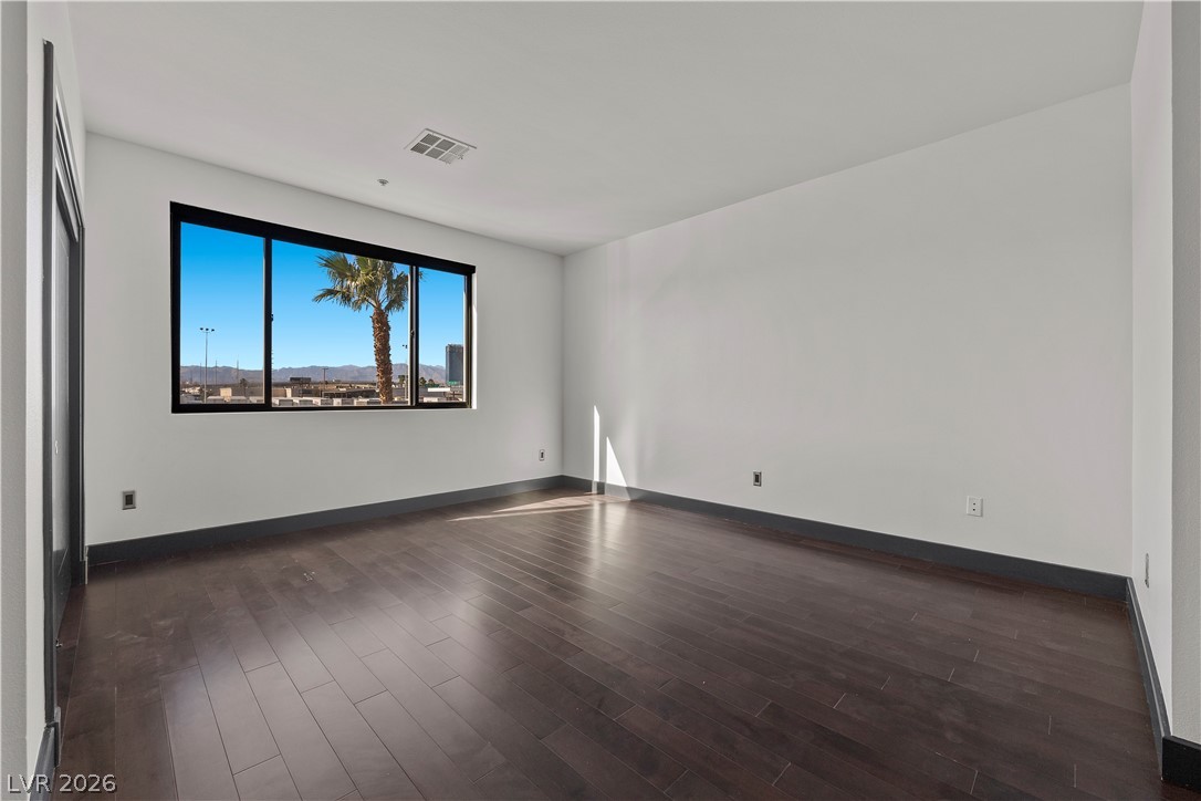 Photo 13 of 35, 4565 Dean Martin Drive #102