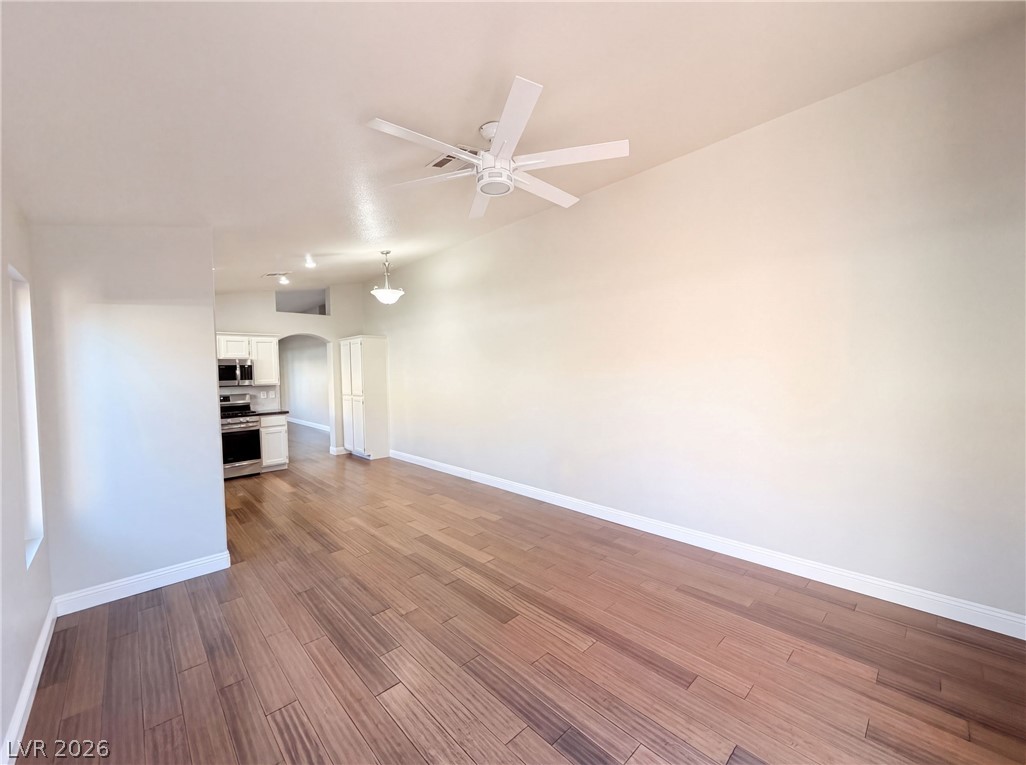 Photo 9 of 35, 8032 Tailwind Avenue